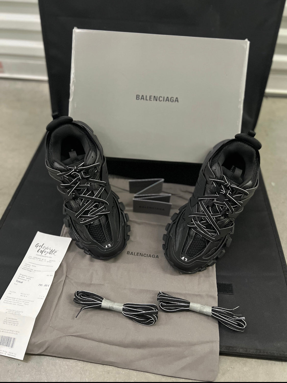 Balenciaga track sales noir